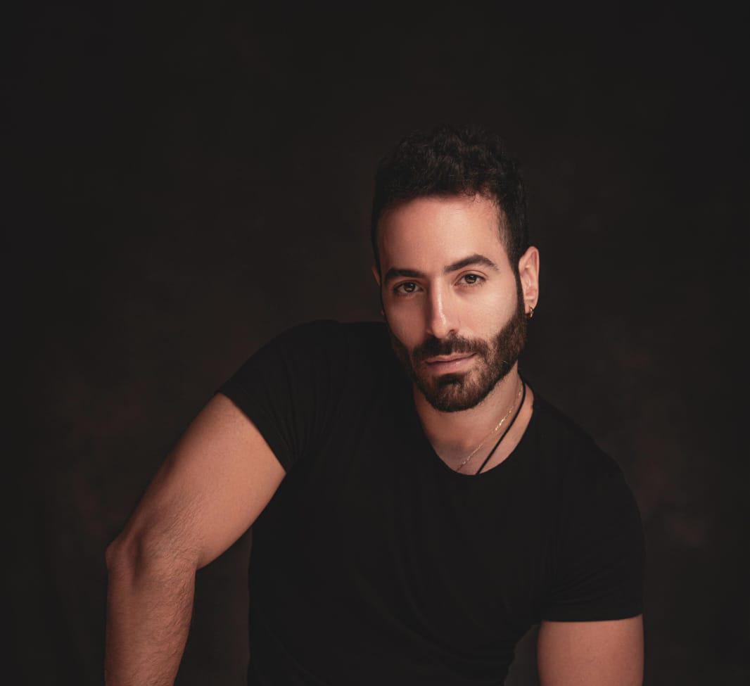 RA COLMENERO DEBUTA COMO CANTAUTOR CON ‘FANTASMAS’