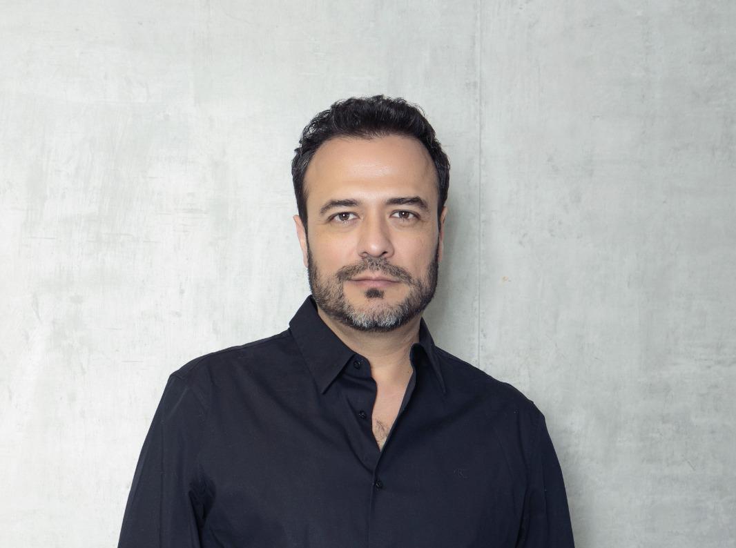 DEFINIR UN FUTURO PROFESIONAL CON CERTEZA: LA META DE ENRIQUE MOLINA  Y ‘FELIZ CON MI CARRERA’