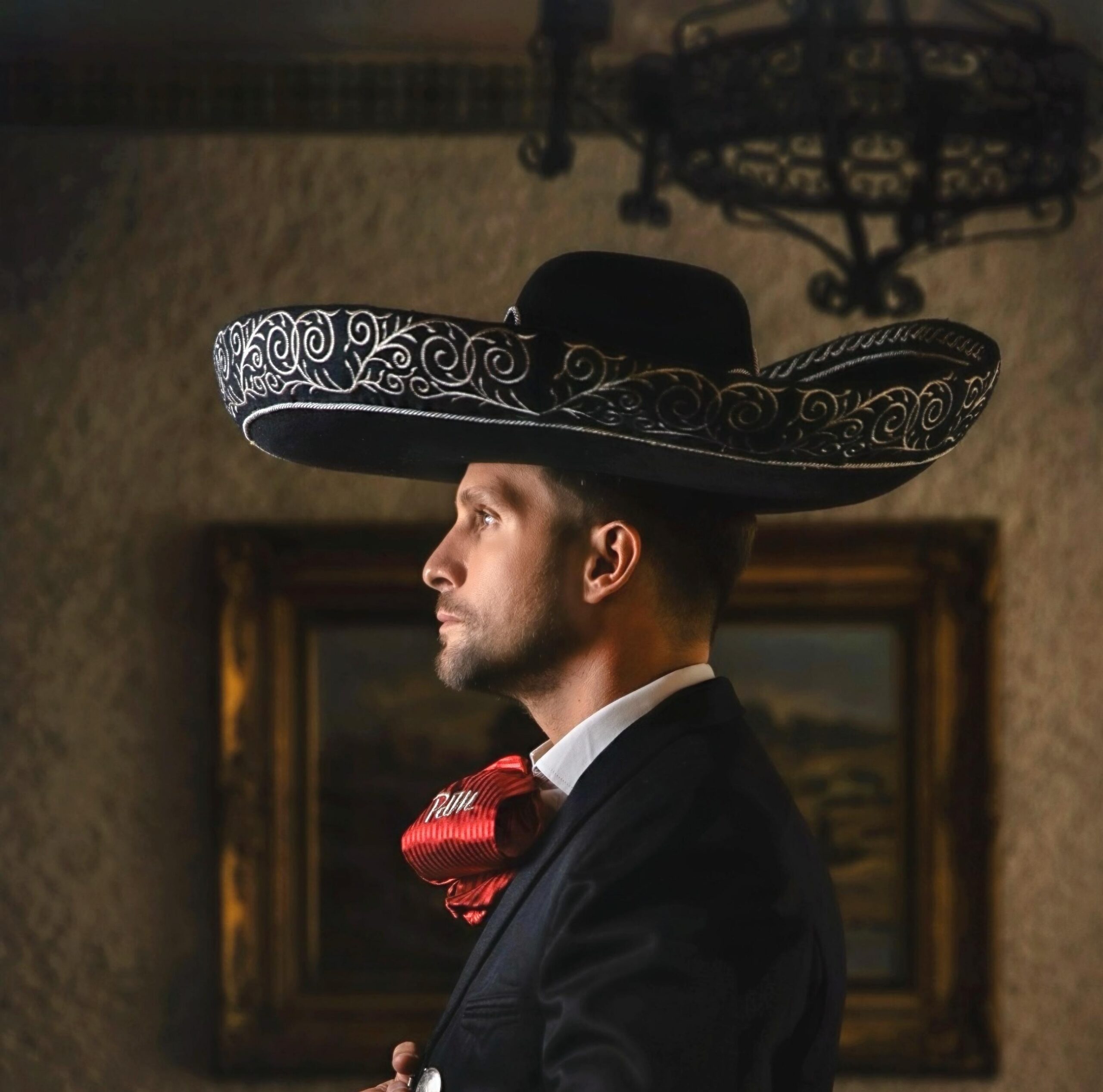 PACO DE MARÍACELEBRA EL MES PATRIO CON VERSIÓN DE ‘NO ME QUEDA MÁS’ A RITMO DE MARIACHI